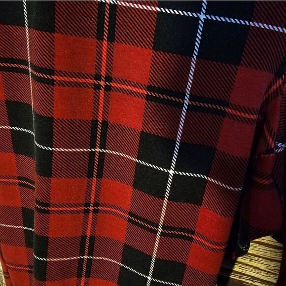 Torrid capris leggings size 1 red/black plaid pre-owned - Picture 3 of 5